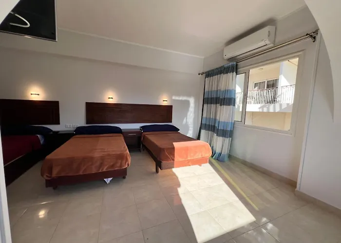 Sea Life Apartmanhotel Gurdaka