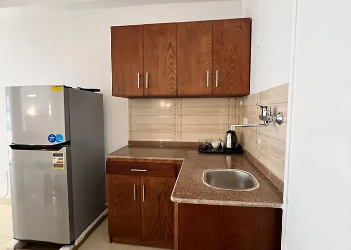 Sea Life Apartmanhotel Gurdaka